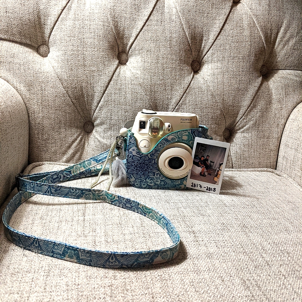 FUJIFILM Instax mini 7s: Case included